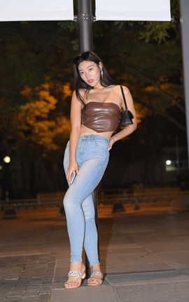 ��ѡ������Ʒ NO.1315 һʼ������Ʒ ҹ����ɫţ�п���Ů part3_��˿��