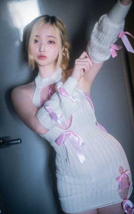 дBLUECAKE Bambi Present For U