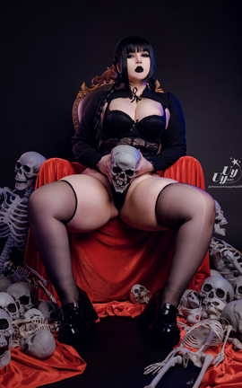 Uy Uy Wednesday Addams