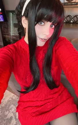 adina luna Yor Forger